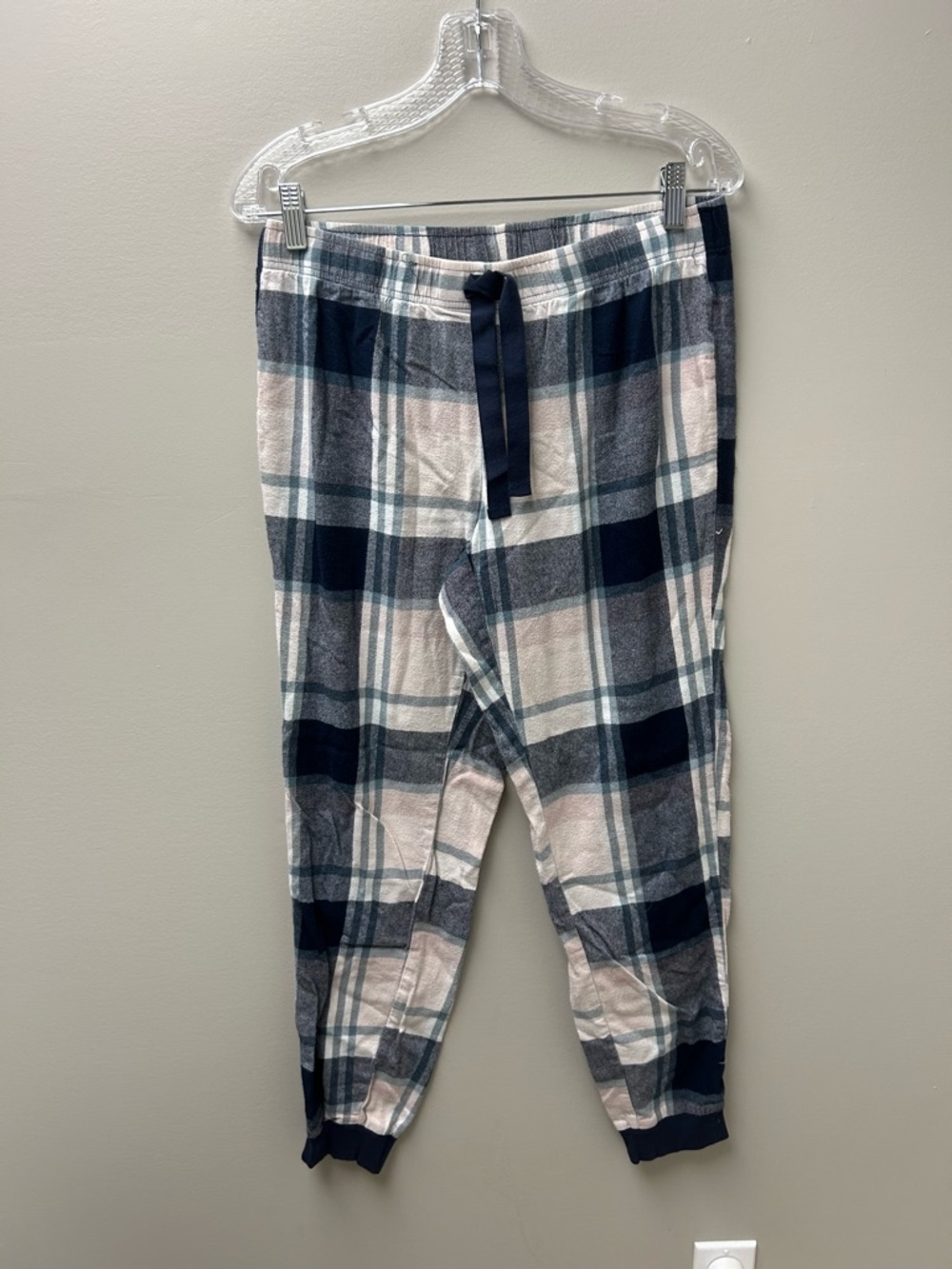 Reitmans Women’s “WinterLand” Long Sleeve Pyjama Set (Plaid Pants & Graphic Top) - Picture 4 of 7